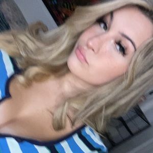 Meet your Posher, Addie